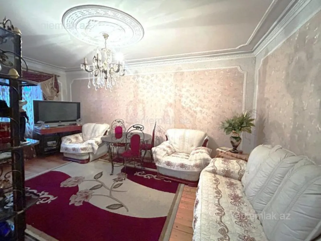 Satılır 3 otaqlı köhnə tikili 85 m²