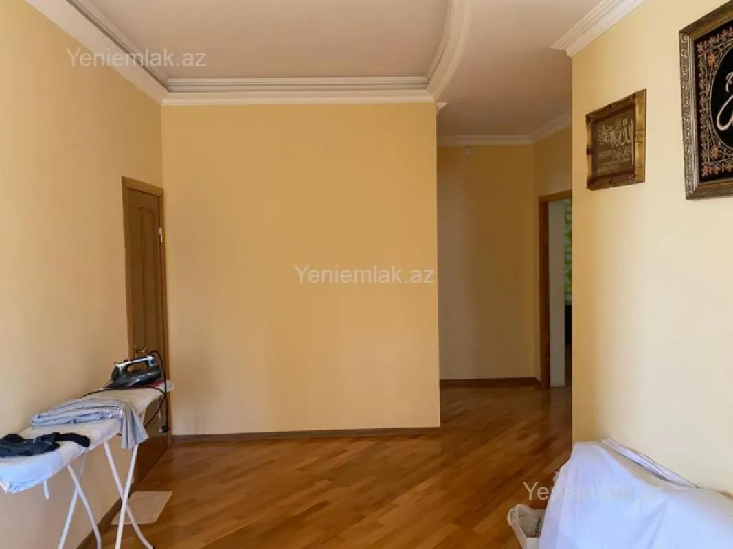 Satılır 5 otaqlı həyət evi 182 m²