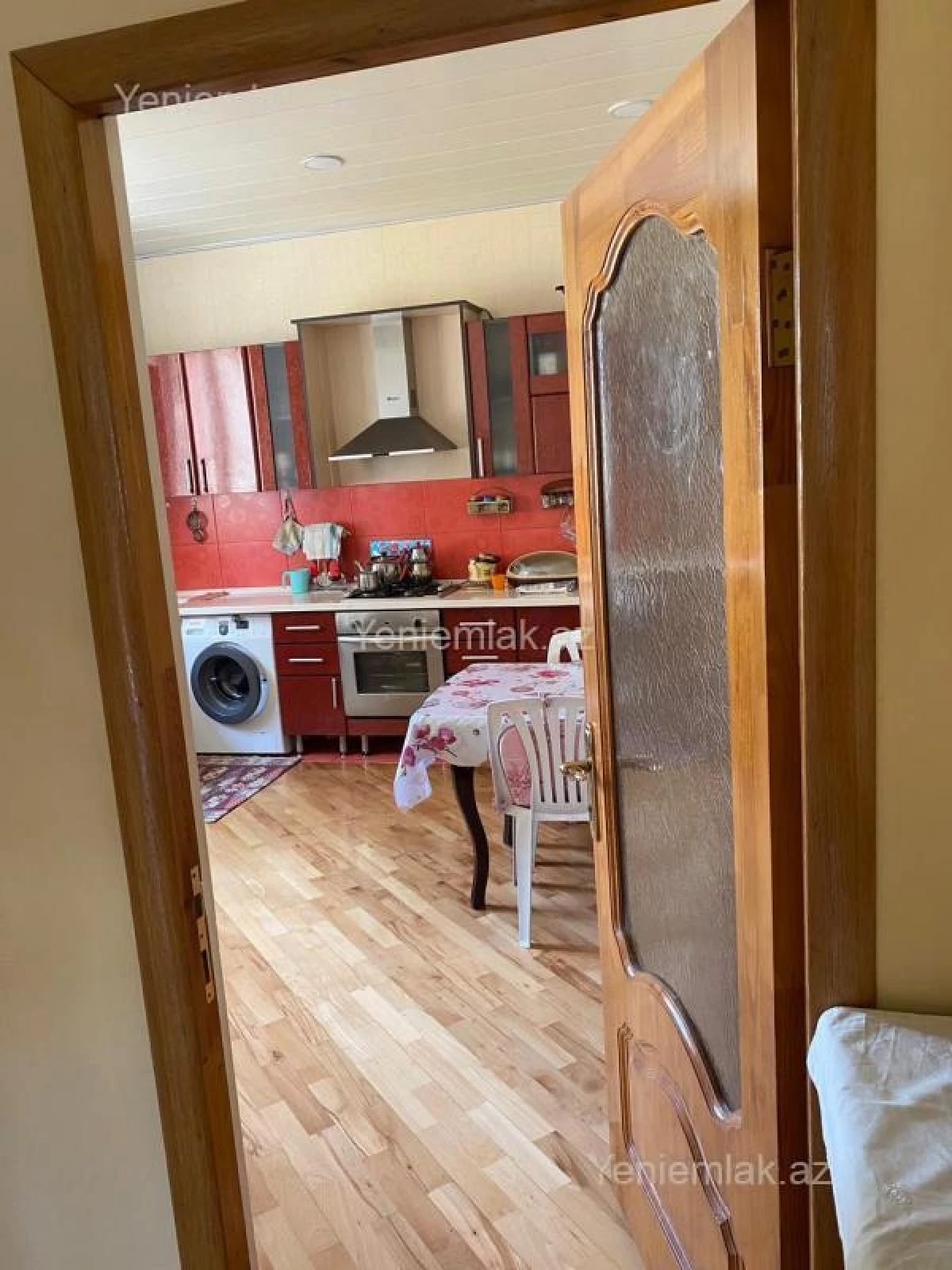 Satılır 5 otaqlı həyət evi 182 m²