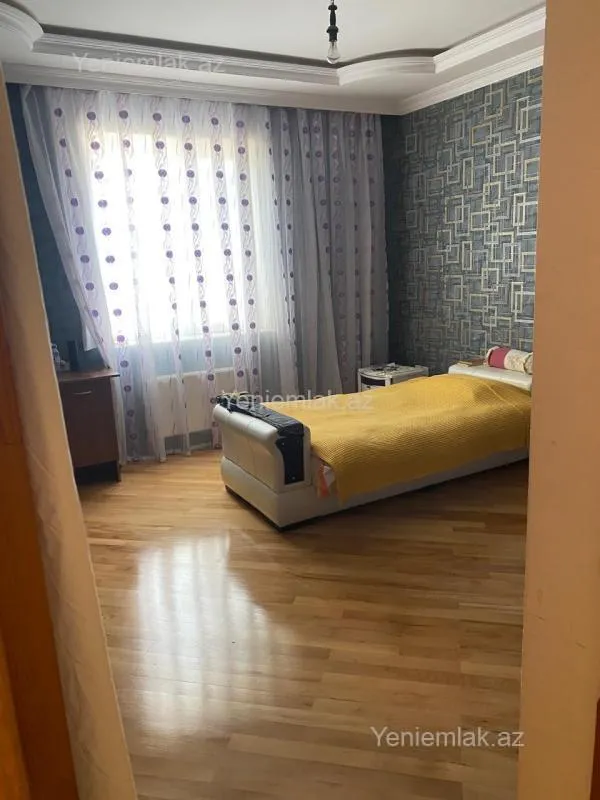 Satılır 5 otaqlı həyət evi 182 m²
