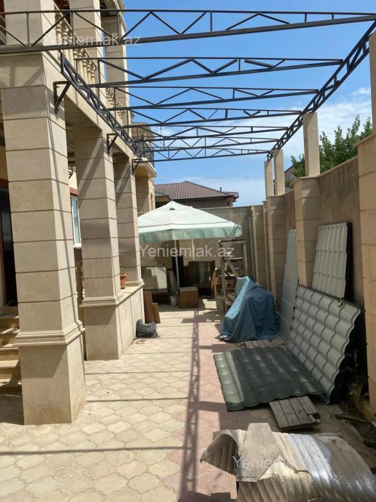 Satılır 5 otaqlı həyət evi 182 m²