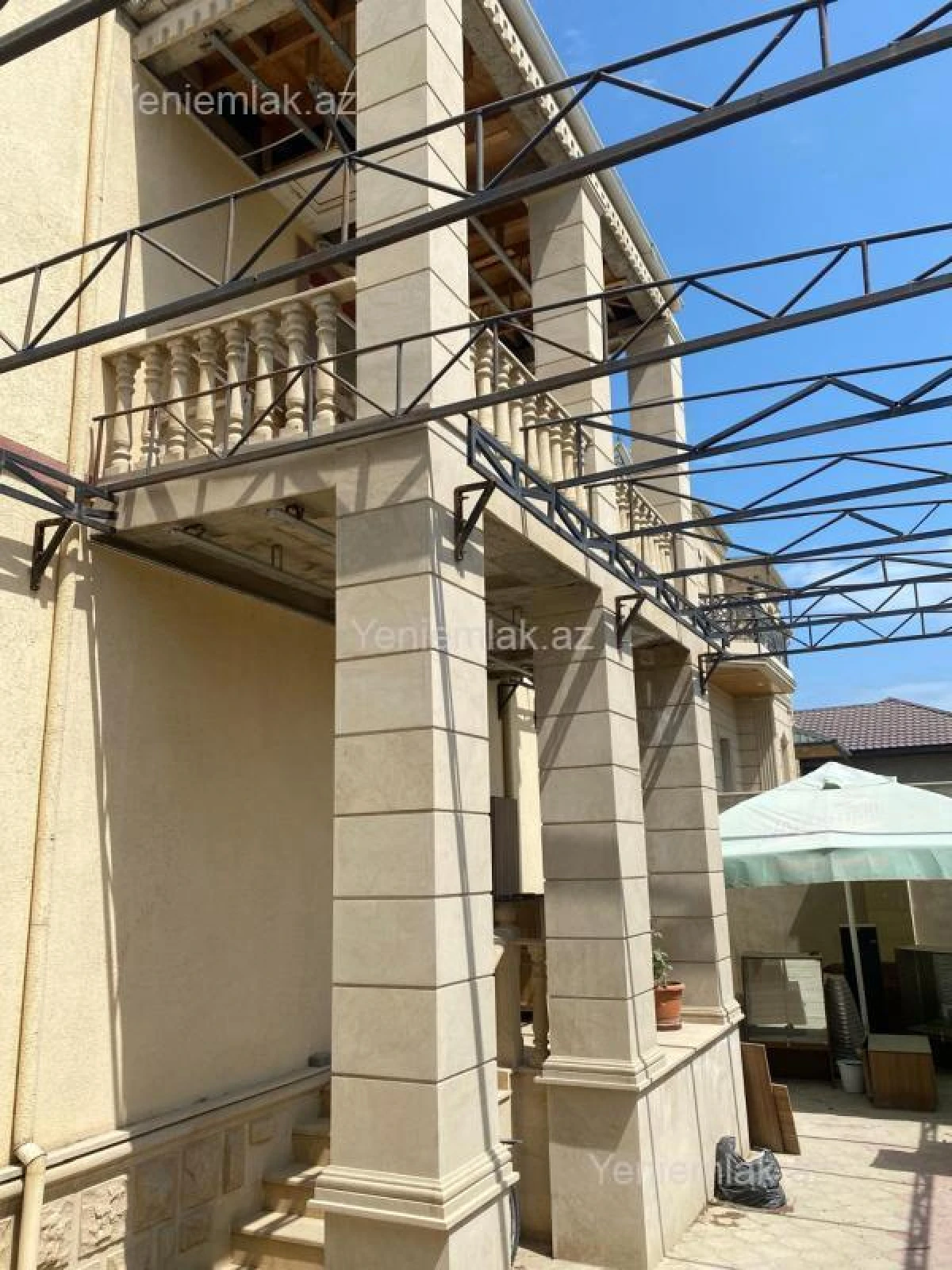 Satılır 5 otaqlı həyət evi 182 m²