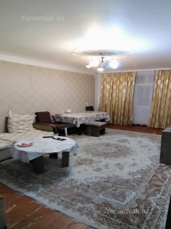 Satılır 3 otaqlı köhnə tikili 74 m²