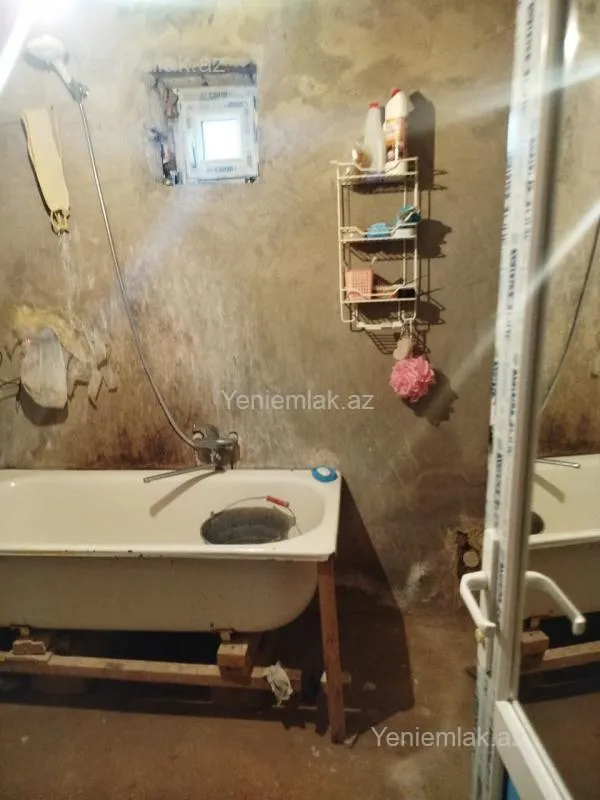 Satılır 4 otaqlı həyət evi 130 m²