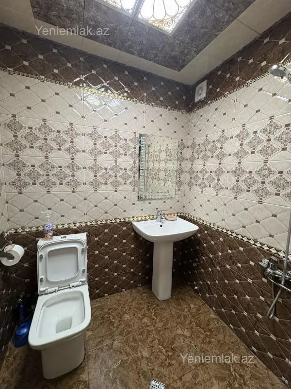 Satılır 2 otaqlı köhnə tikili 56 m²