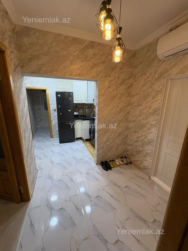 Satılır 2 otaqlı köhnə tikili 56 m²