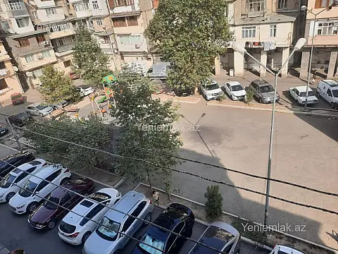 Satılır 4 otaqlı köhnə tikili 95 m² — Gəncə 4 otaq 95.00 m²