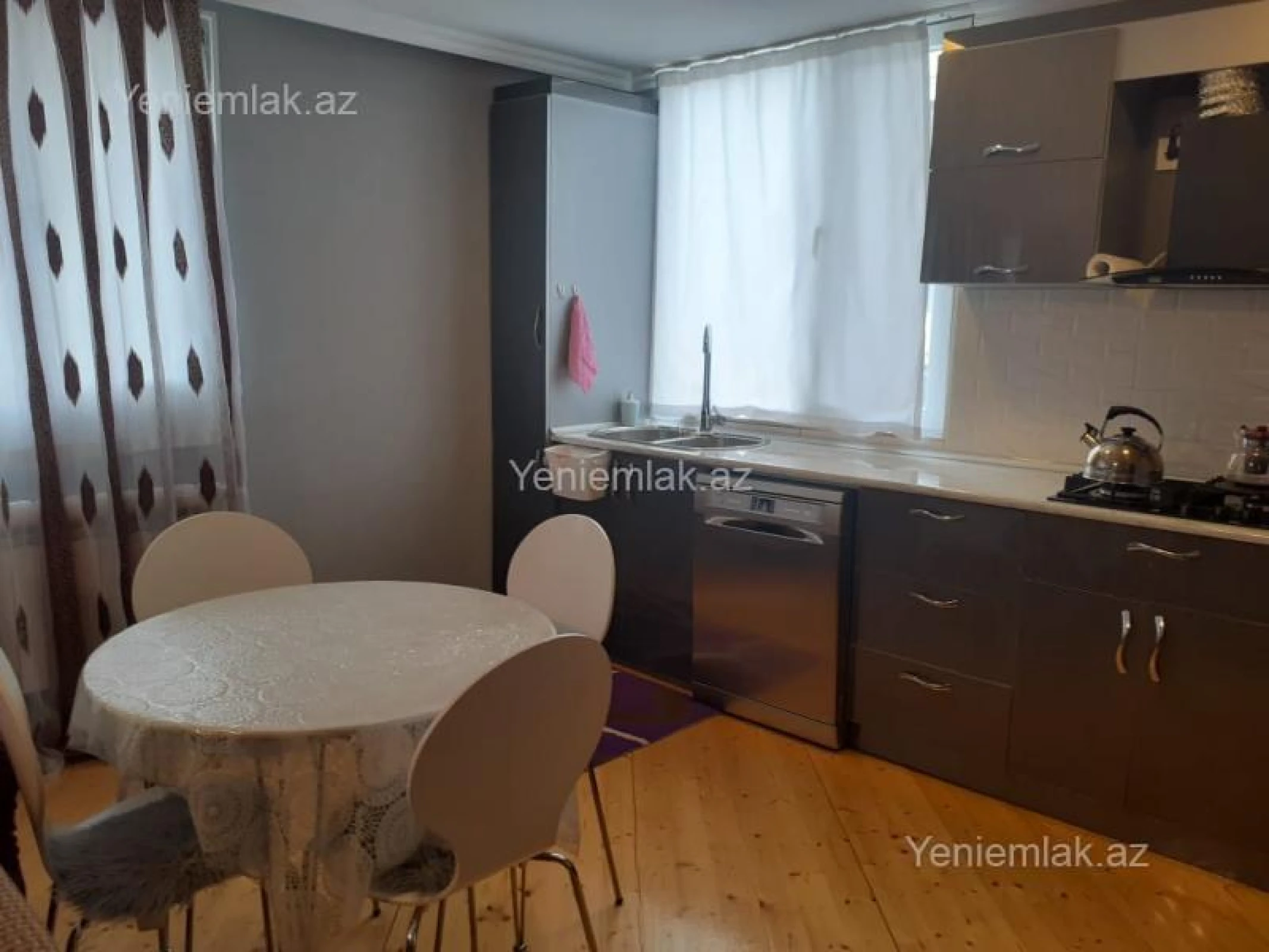 Satılır 4 otaqlı köhnə tikili 95 m²