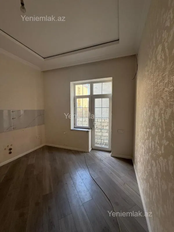 Satılır 5 otaqlı həyət evi 210 m²
