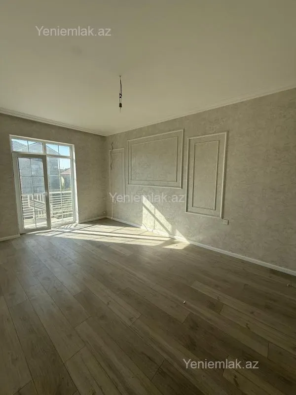 Satılır 5 otaqlı həyət evi 210 m²