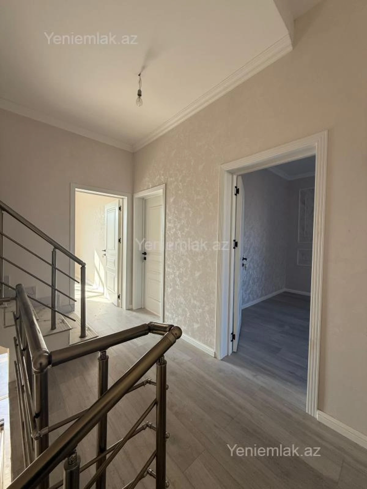 Satılır 5 otaqlı həyət evi 210 m²