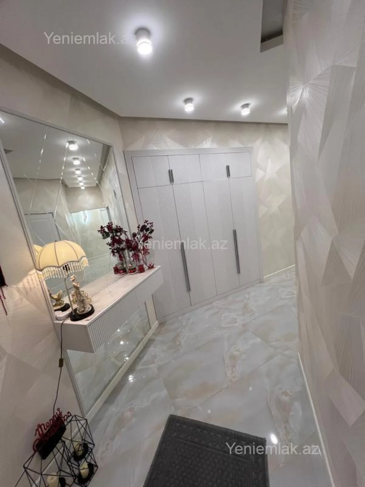 Satılır 3 otaqlı yeni tikili 107 m²