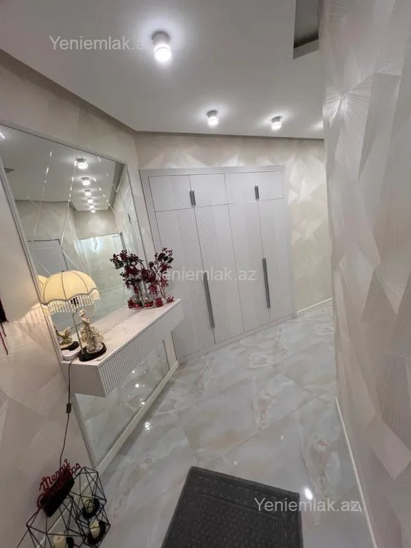 Satılır 3 otaqlı yeni tikili 107 m²