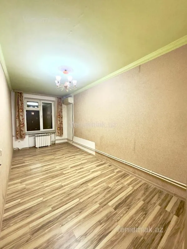 Satılır 2 otaqlı köhnə tikili 58 m²