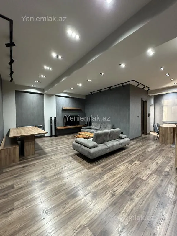 Satılır 4 otaqlı yeni tikili 150 m²