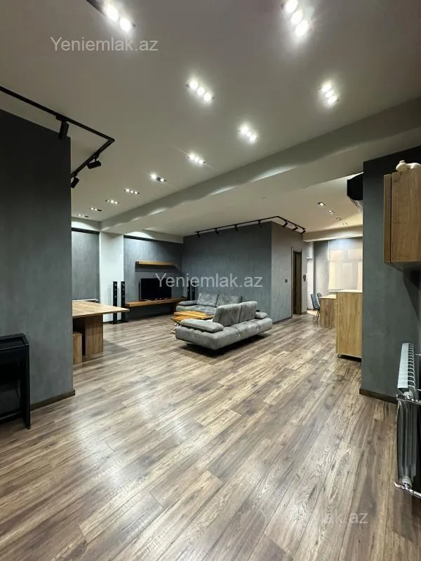 Satılır 4 otaqlı yeni tikili 150 m²