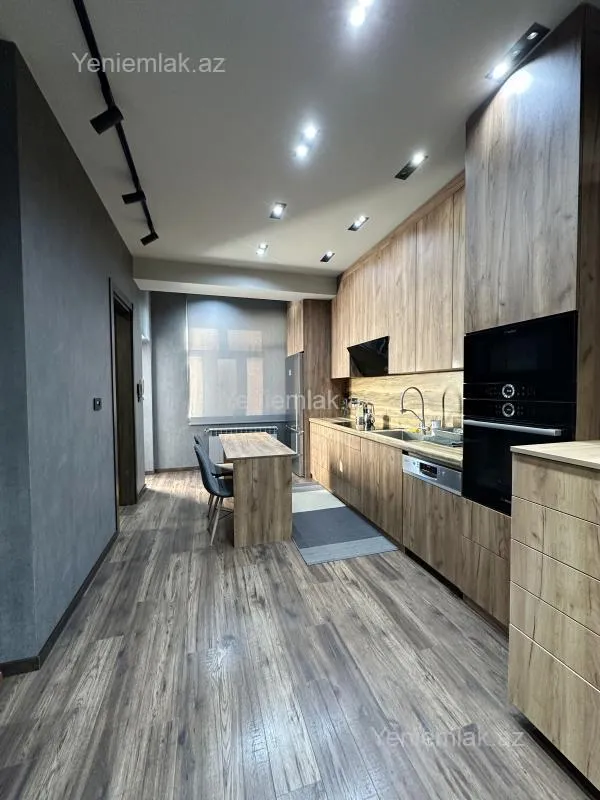 Satılır 4 otaqlı yeni tikili 150 m²
