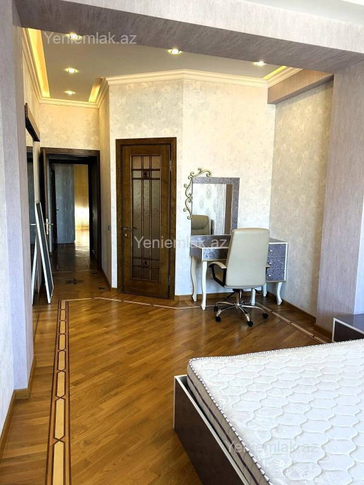 Satılır 3 otaqlı yeni tikili 138 m²
