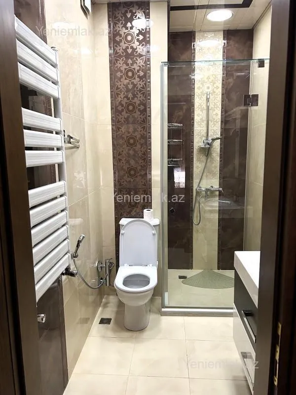 Satılır 3 otaqlı yeni tikili 138 m²