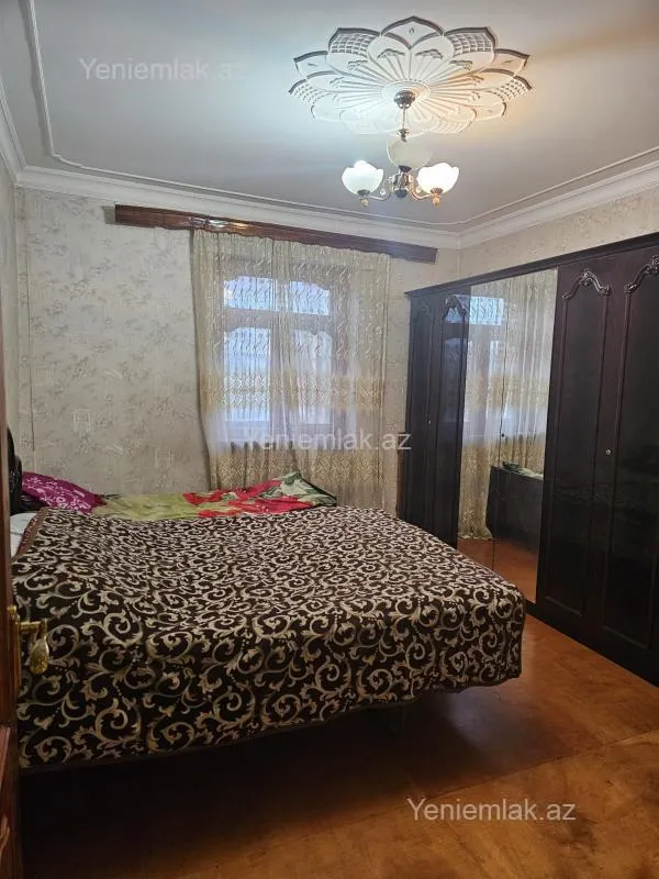 Satılır 3 otaqlı köhnə tikili 80 m²