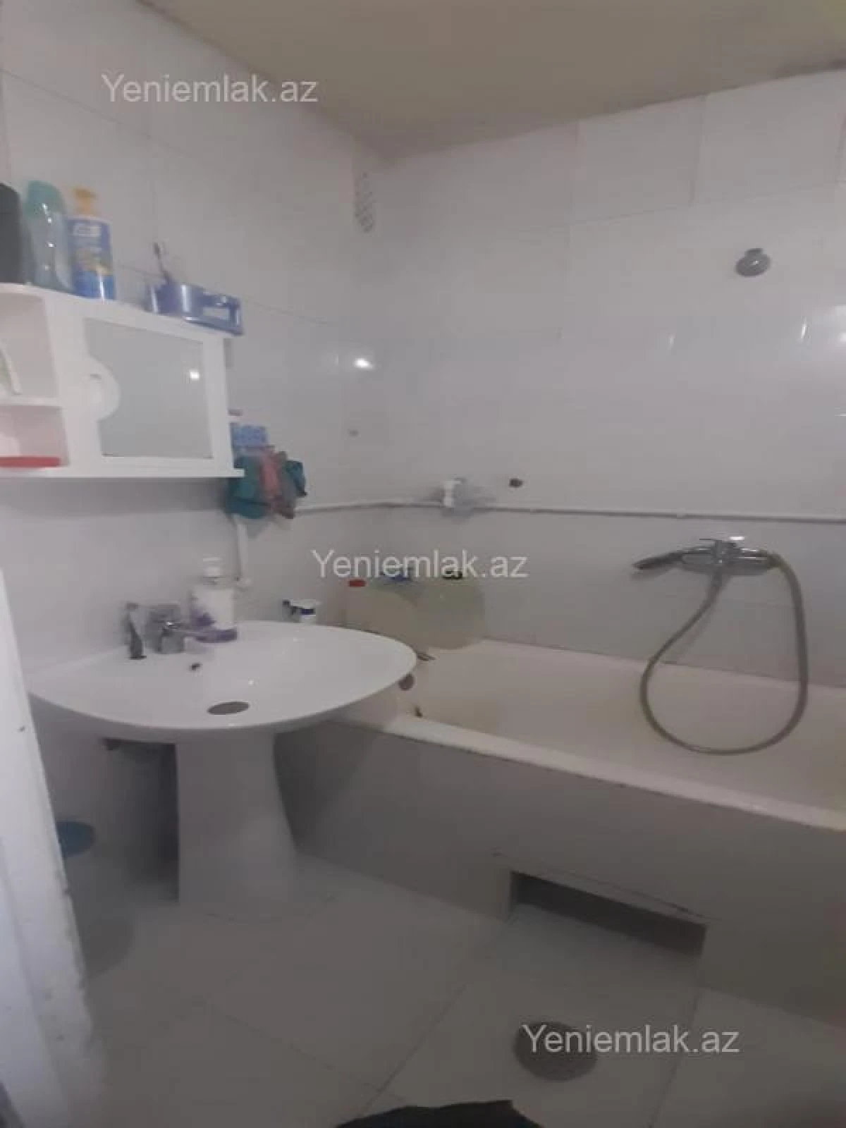 Satılır 3 otaqlı köhnə tikili 68 m²