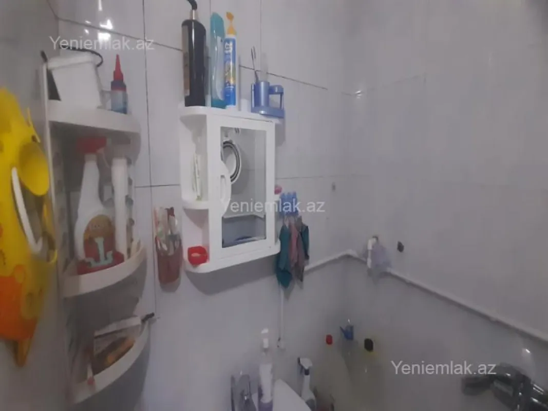 Satılır 3 otaqlı köhnə tikili 68 m²