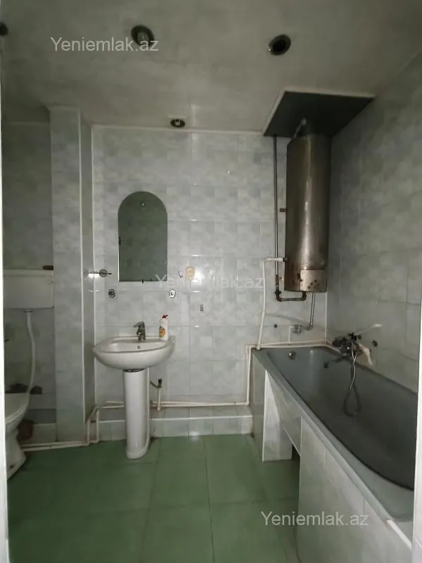 Satılır 2 otaqlı köhnə tikili 58 m²