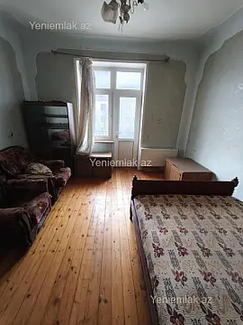 Satılır 2 otaqlı köhnə tikili 58 m²