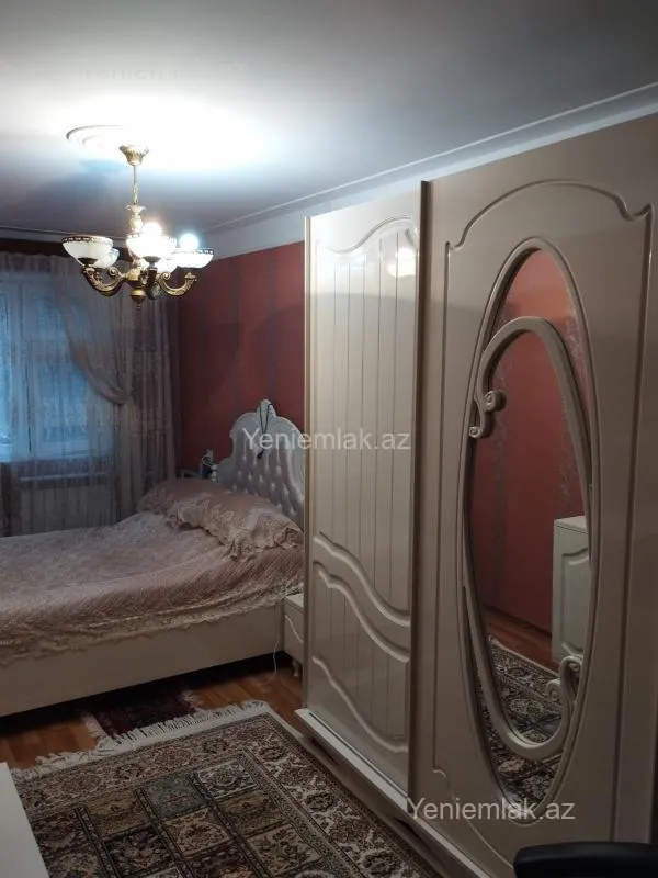 Satılır 4 otaqlı köhnə tikili 90 m²