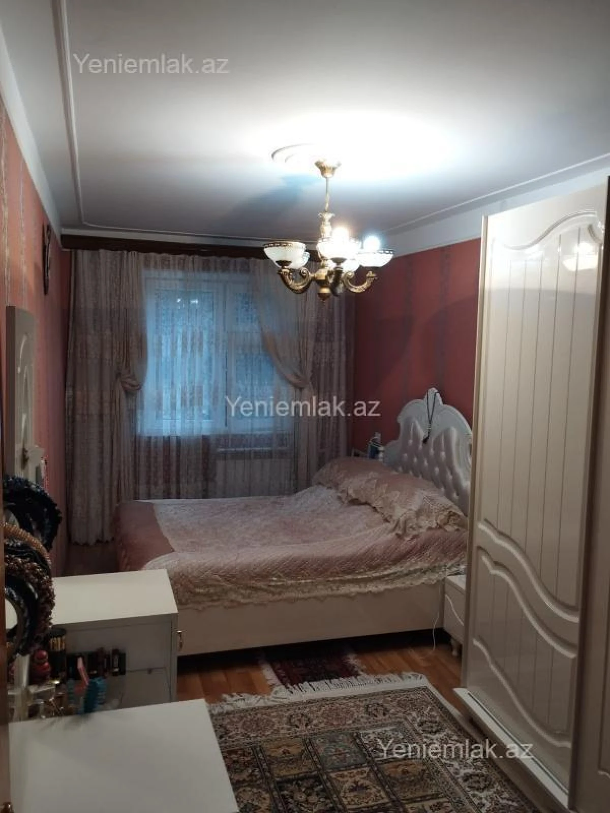Satılır 4 otaqlı köhnə tikili 90 m²