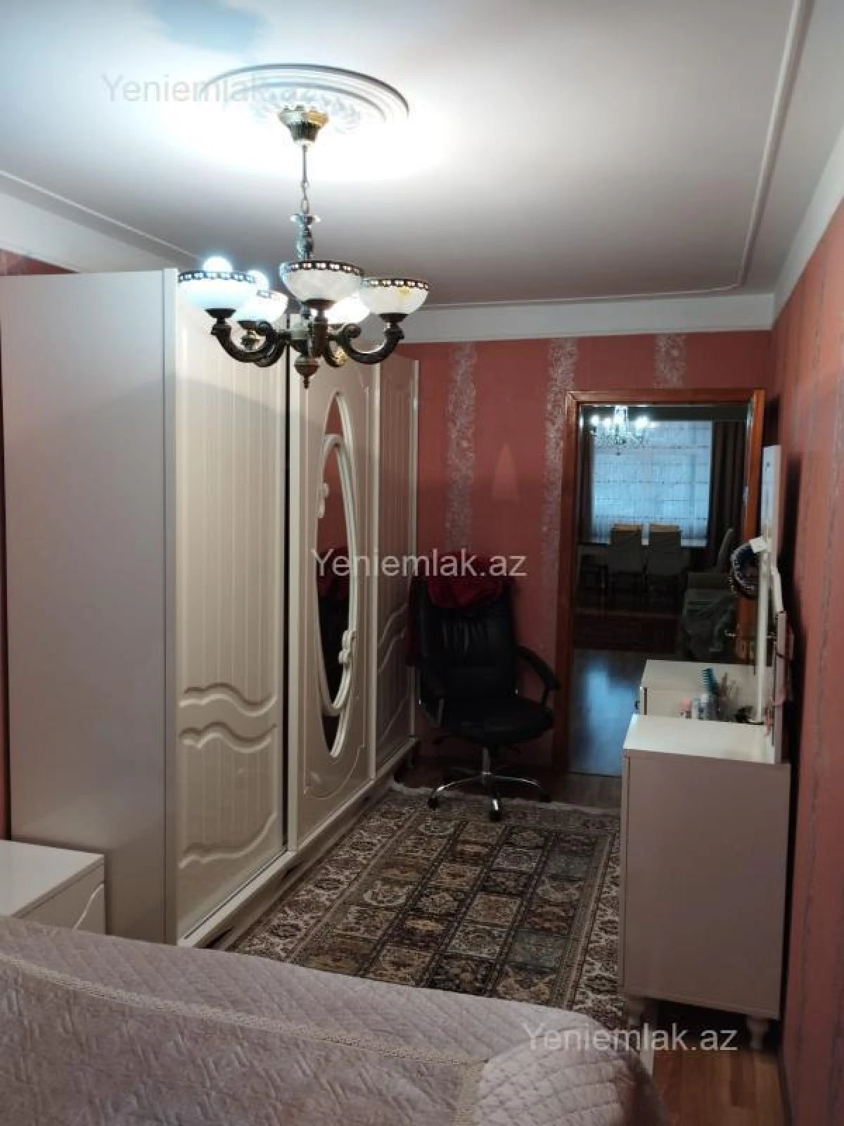 Satılır 4 otaqlı köhnə tikili 90 m²