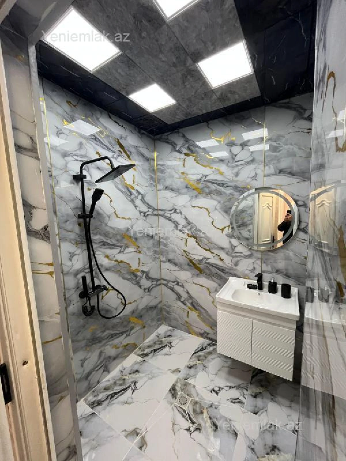 Satılır 2 otaqlı köhnə tikili 60 m²