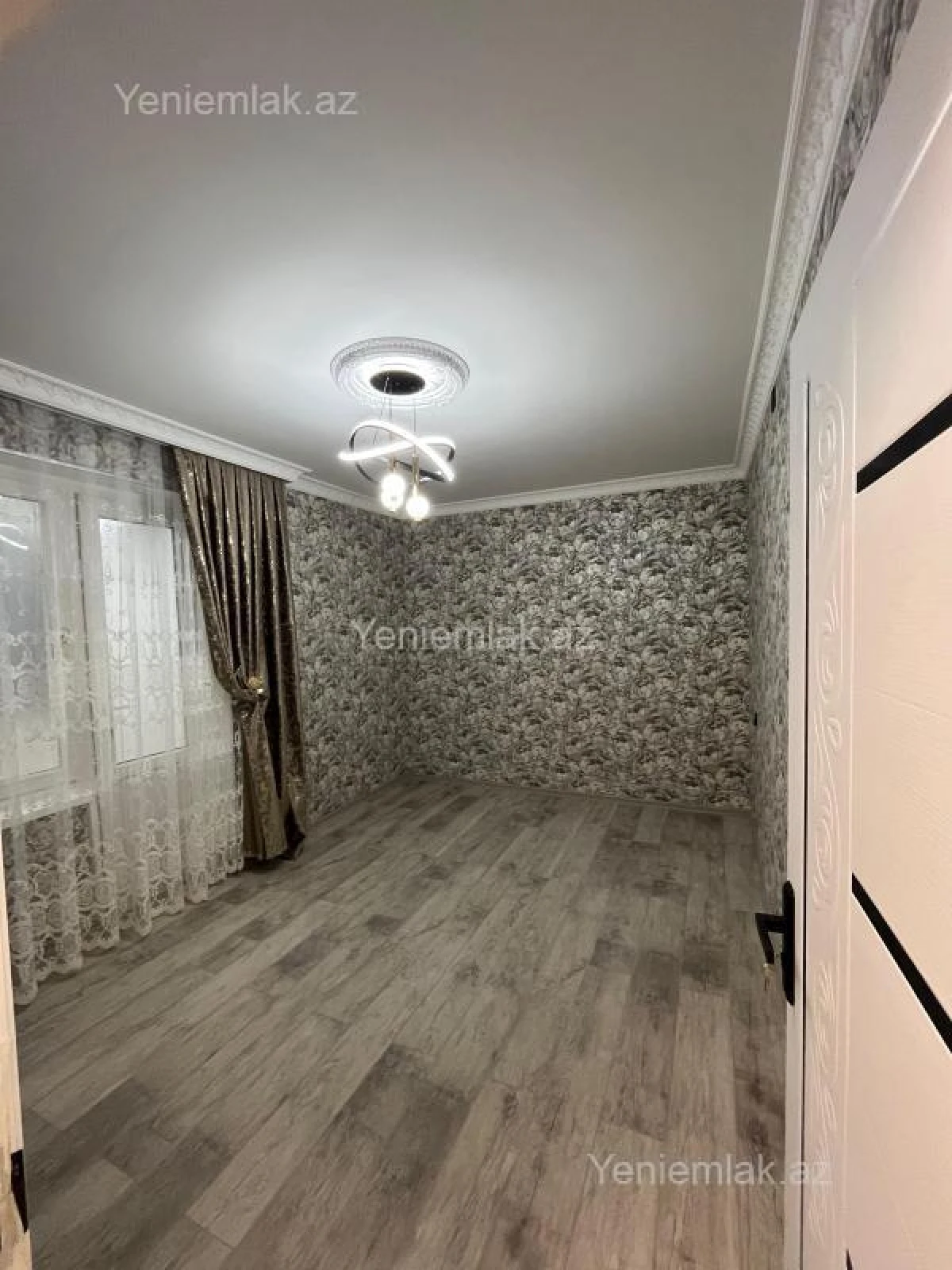 Satılır 2 otaqlı köhnə tikili 60 m²