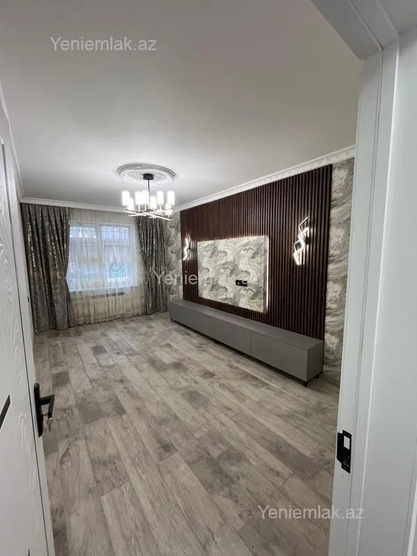 Satılır 2 otaqlı köhnə tikili 60 m²
