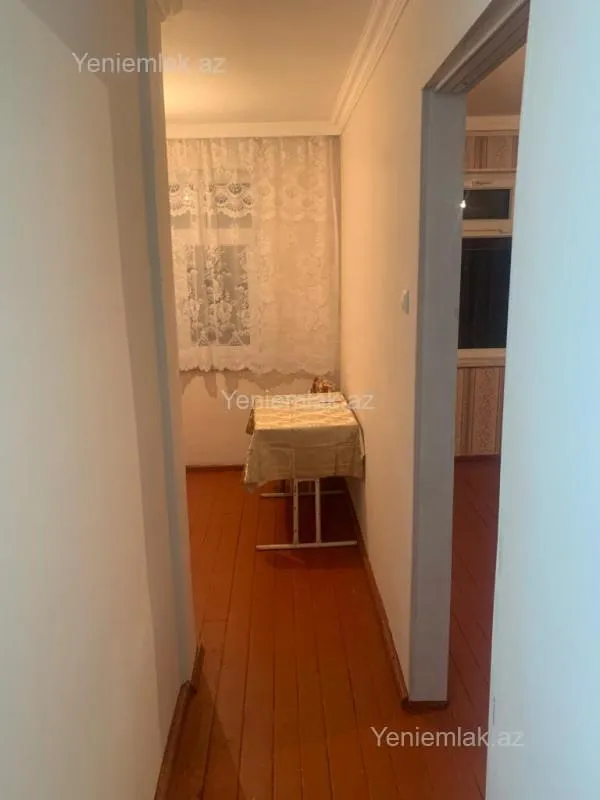 Satılır 1 otaqlı köhnə tikili 32 m²