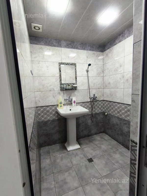 Satılır 3 otaqlı köhnə tikili 60 m²