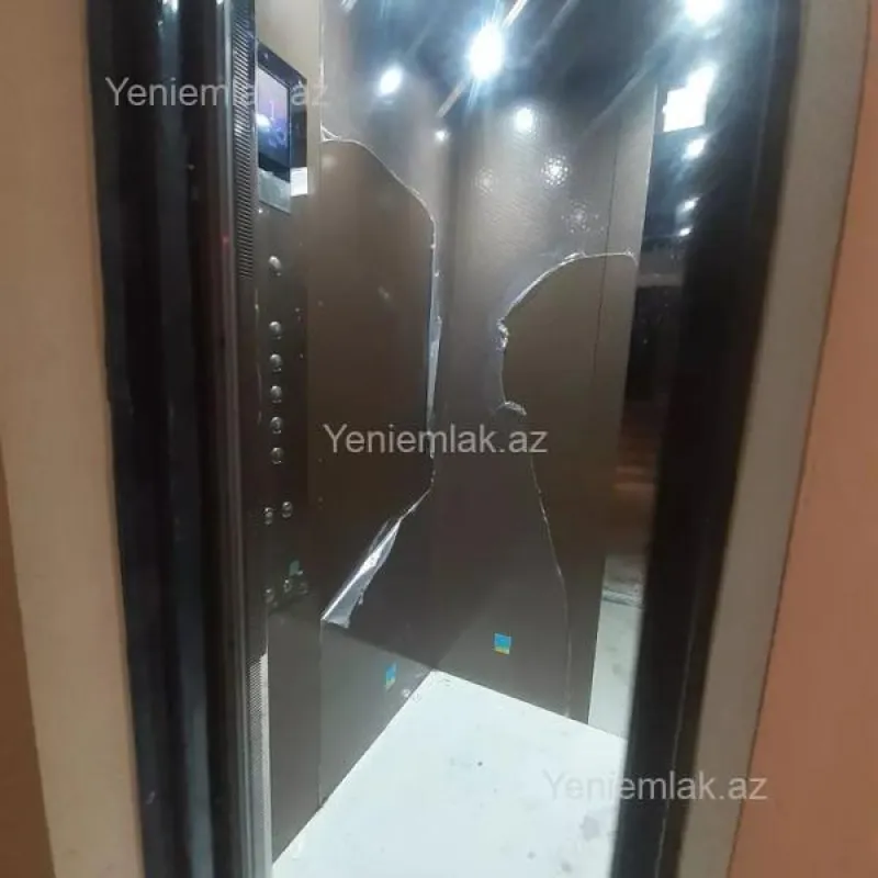 Satılır 4 otaqlı köhnə tikili 100 m²