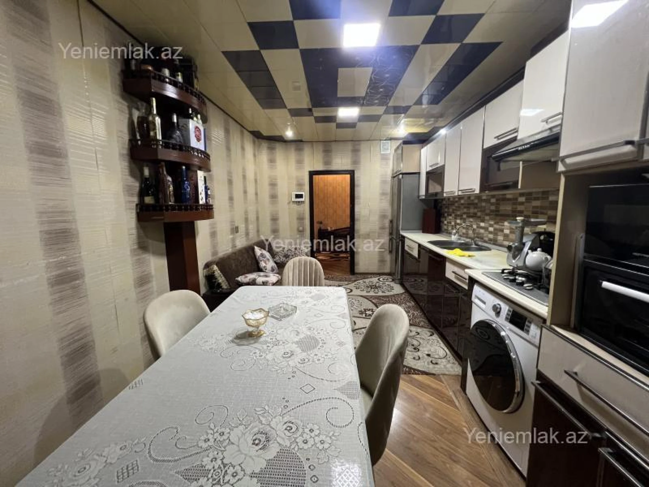 Satılır 4 otaqlı köhnə tikili 100 m²