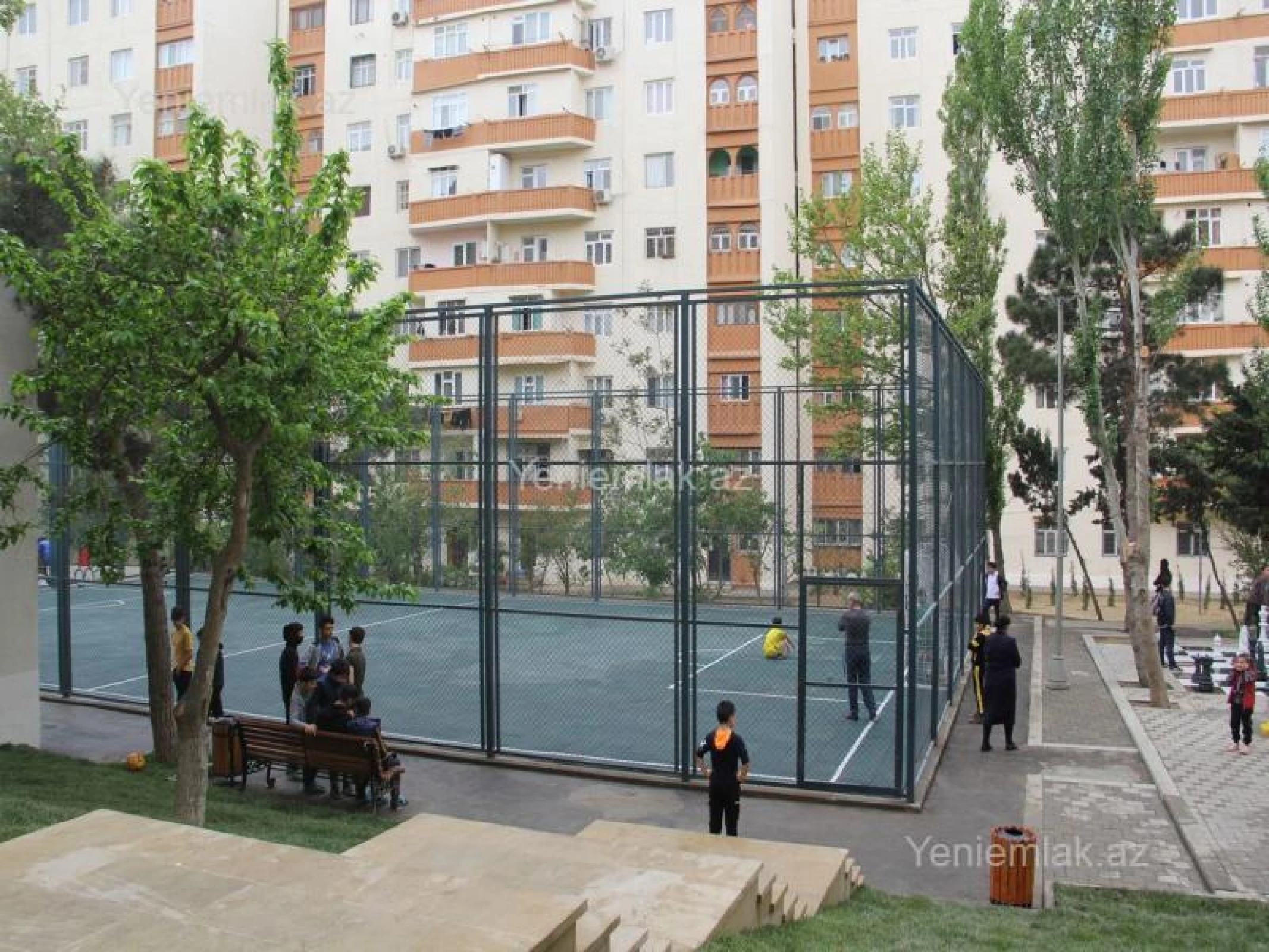 Satılır 4 otaqlı köhnə tikili 100 m²