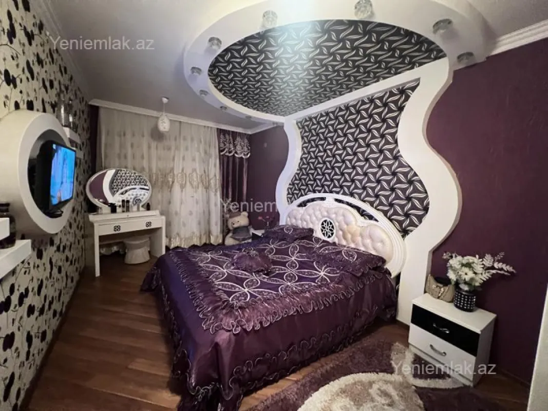 Satılır 4 otaqlı köhnə tikili 100 m²