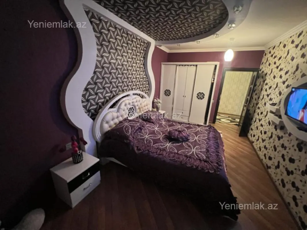 Satılır 4 otaqlı köhnə tikili 100 m²