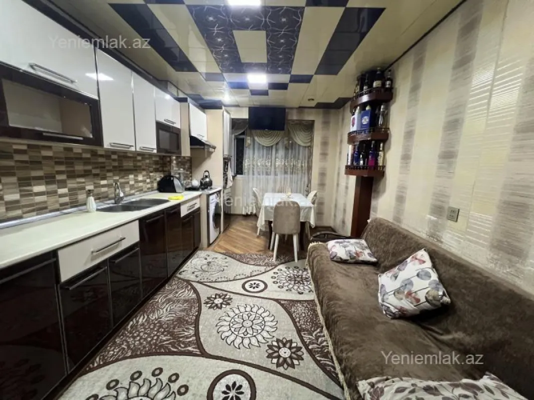 Satılır 4 otaqlı köhnə tikili 100 m²