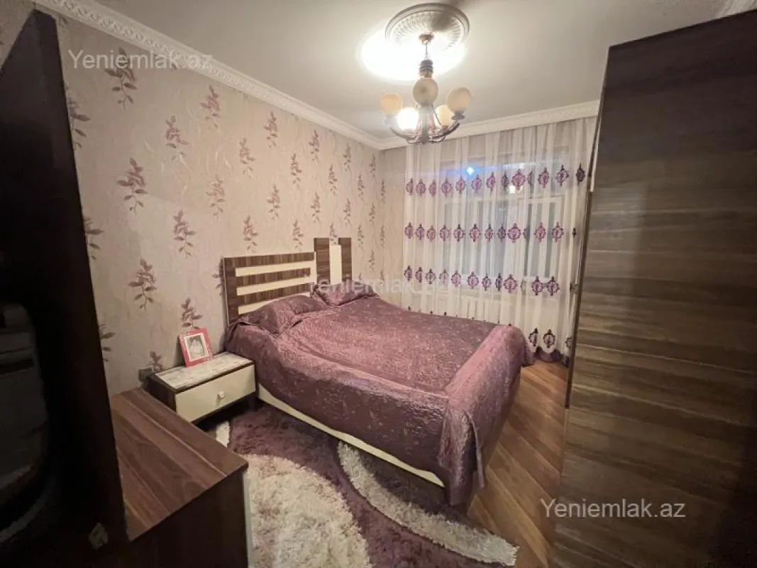 Satılır 4 otaqlı köhnə tikili 100 m²