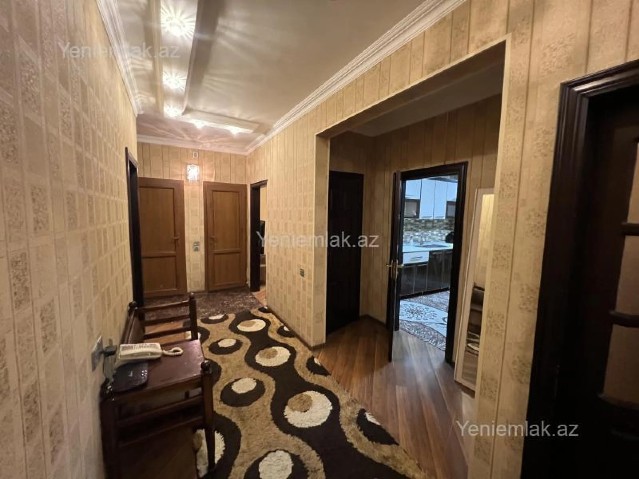 Satılır 4 otaqlı köhnə tikili 100 m²