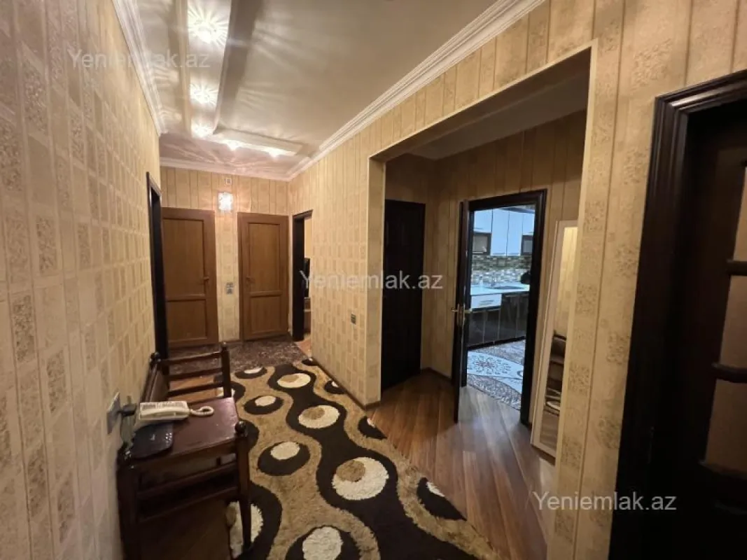 Satılır 4 otaqlı köhnə tikili 100 m²