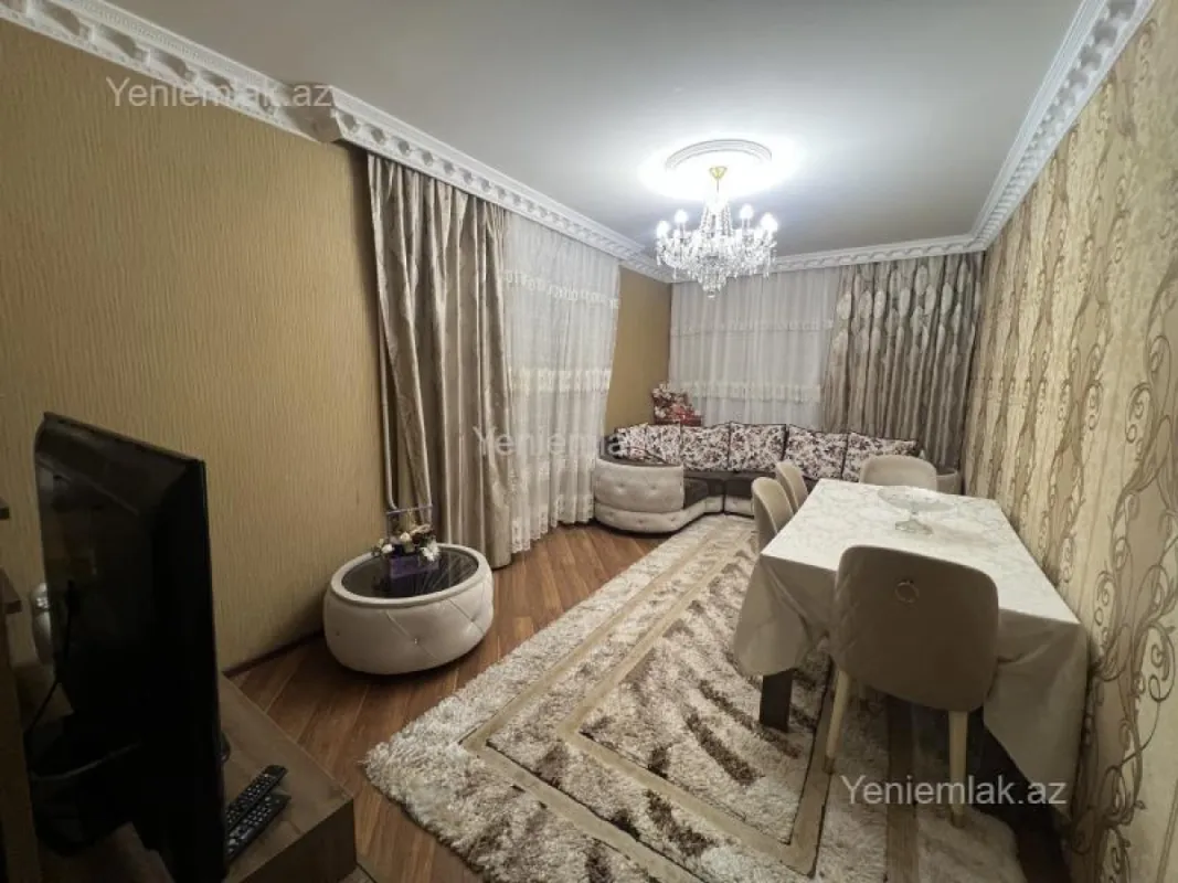 Satılır 4 otaqlı köhnə tikili 100 m²