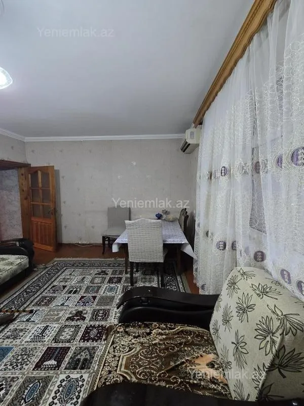 Satılır 2 otaqlı köhnə tikili 55 m²