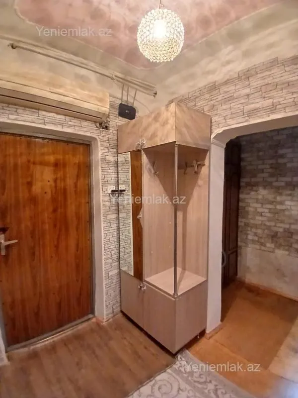 Satılır 2 otaqlı köhnə tikili 55 m²