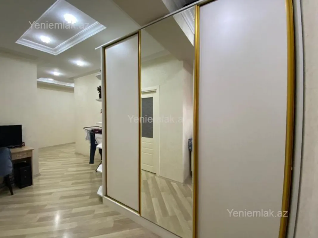 Satılır 3 otaqlı yeni tikili 130 m²