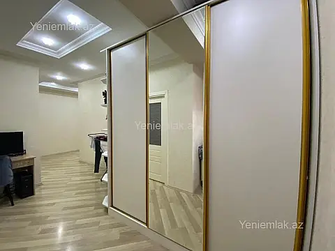 Satılır 3 otaqlı yeni tikili 130 m²